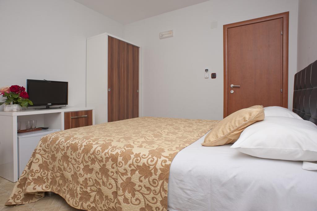 Apartments Gold Будва Екстер'єр фото