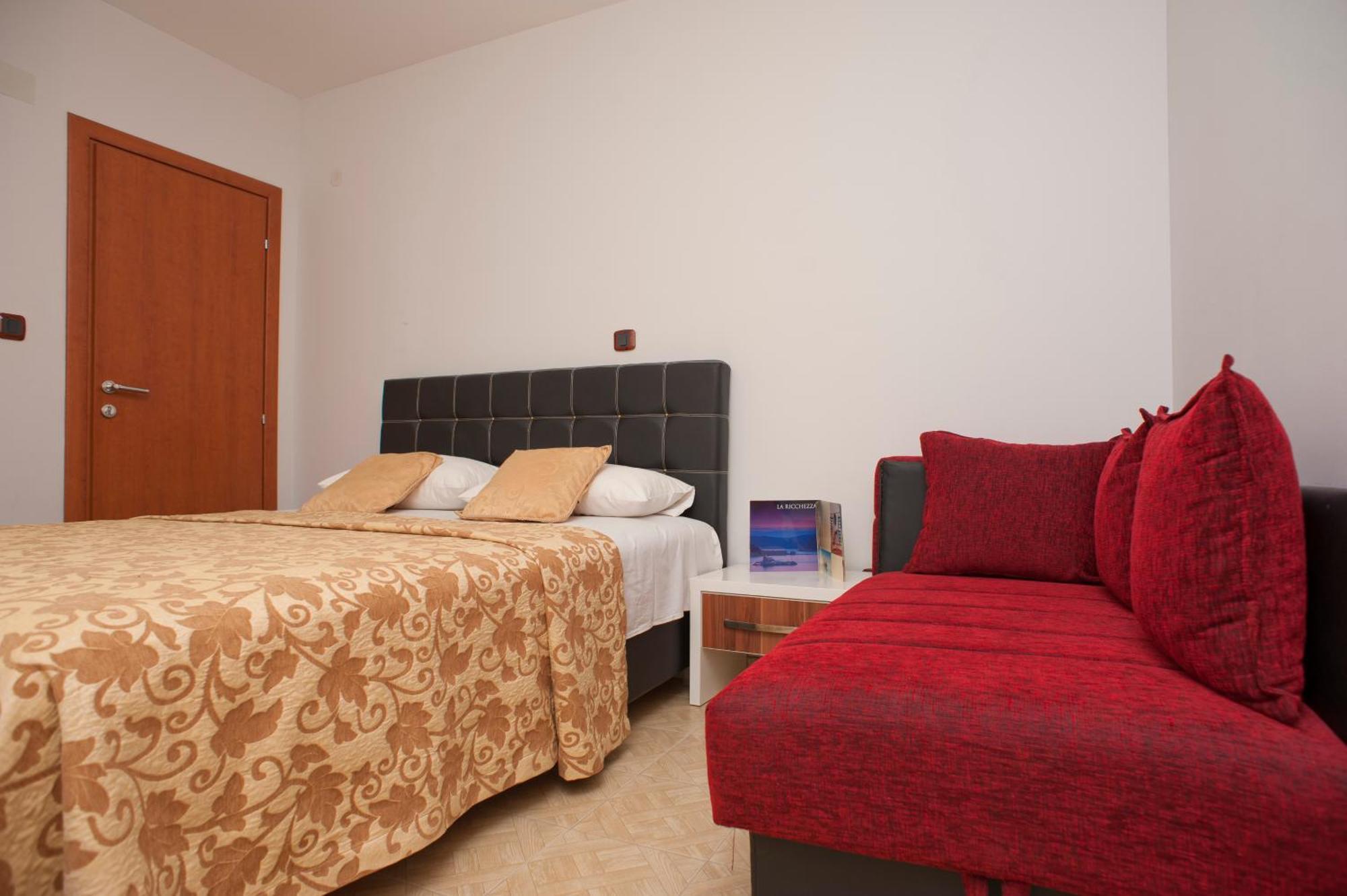 Apartments Gold Будва Екстер'єр фото