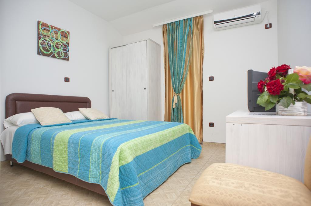 Apartments Gold Будва Екстер'єр фото