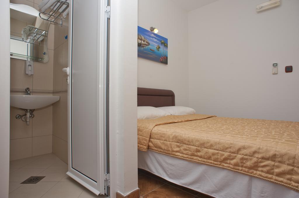 Apartments Gold Будва Екстер'єр фото